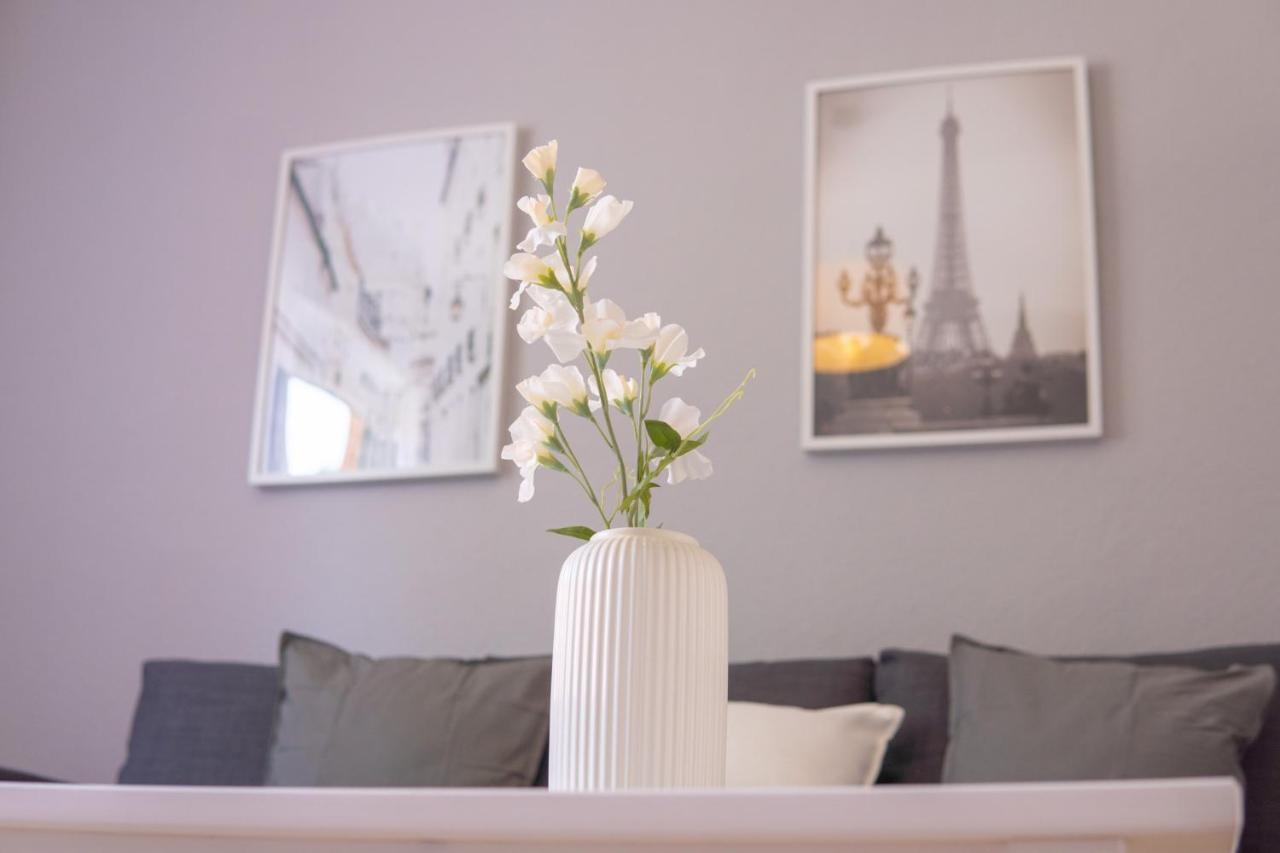 "Purple Chill" Super Zentrale Ferienwohnung Hbf-Messe-Buergerweide-Citygate-Ovb Arena BRE エクステリア 写真